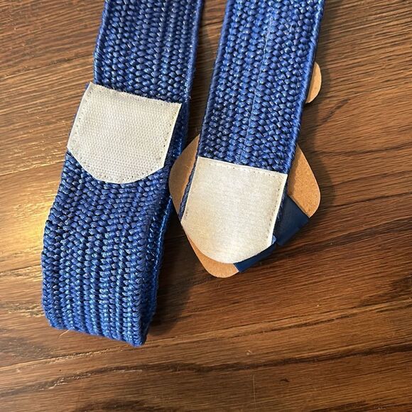 Vtg 80s/90s layered blue, yellow & tan elastic stretch belt/brass floral detail - Picture 5 of 6